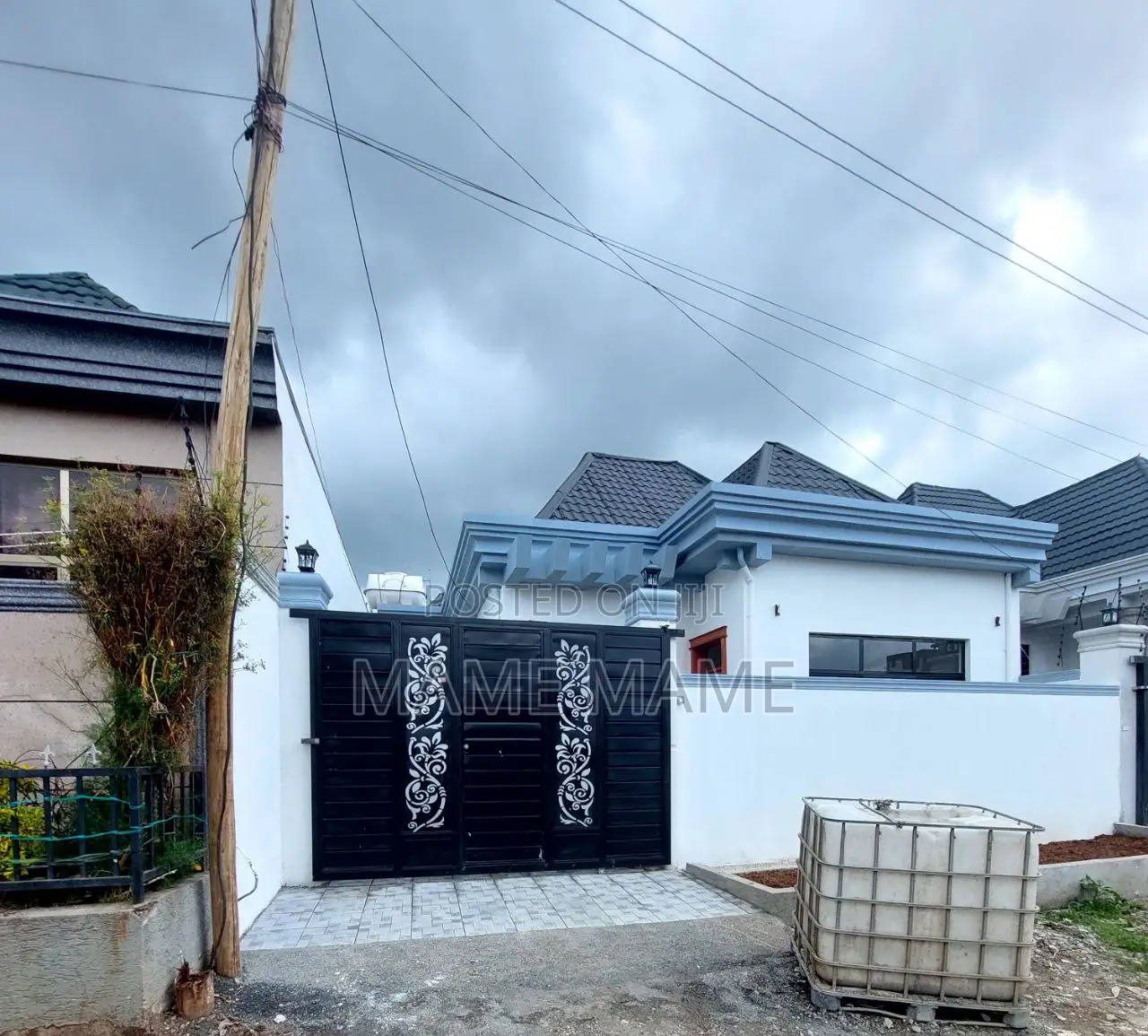 3bdrm Villa in Addis Abeba, Bole for sale