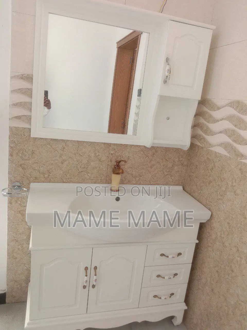 8bdrm House in Addis Abeba, Bole for sale