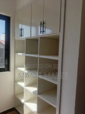 8bdrm House in Addis Abeba, Bole for sale