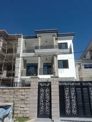8bdrm House in Addis Abeba, Bole for sale