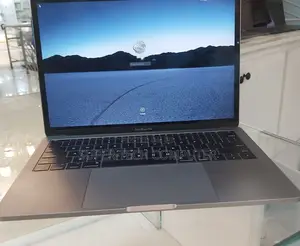 New Laptop Apple MacBook Pro 2017 16GB Intel Core I5 SSD 512GB