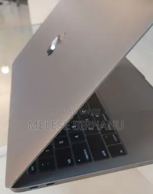 New Laptop Apple MacBook Pro 2017 8GB Intel Core I5 SSD 512GB
