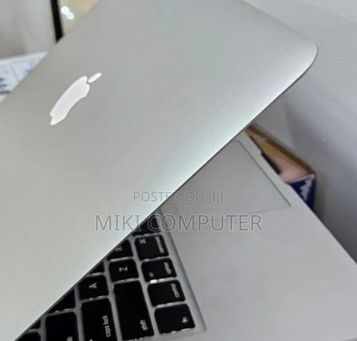 New Laptop Apple MacBook Air 2013 4GB Intel Core I5 SSD 256GB