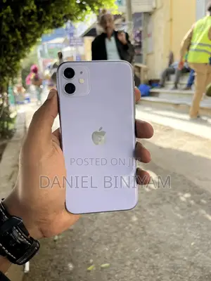 Apple iPhone 11 64 GB Purple