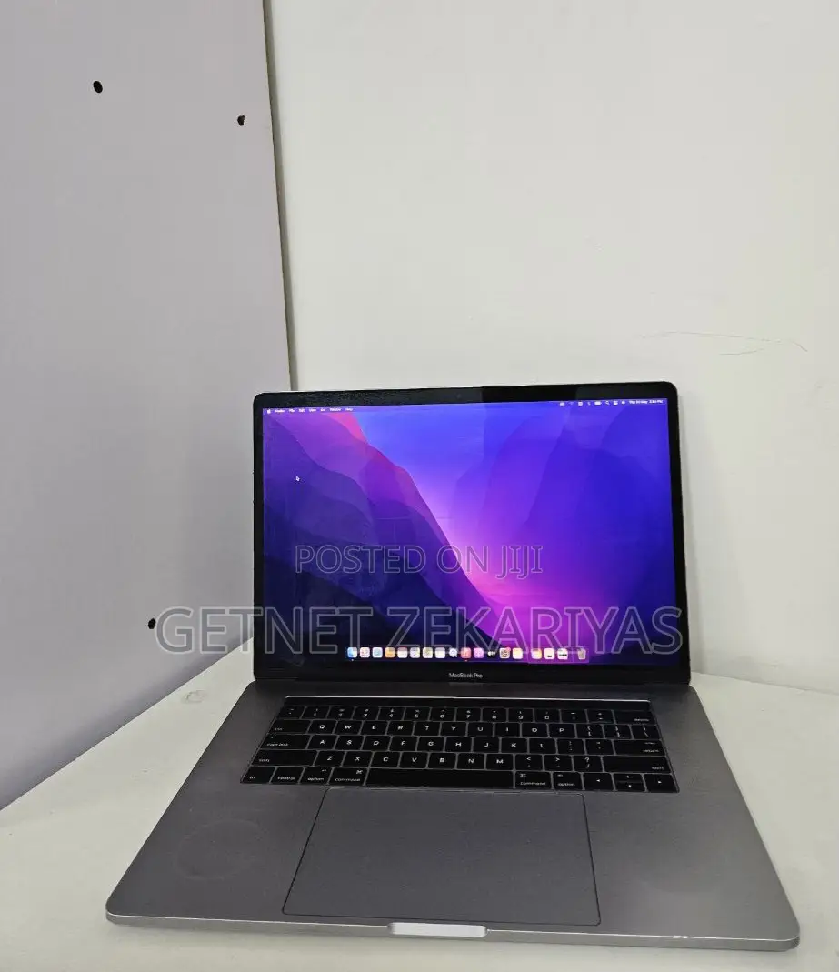 New Laptop Apple MacBook Pro 2016 16GB Intel Core I7 SSD 256GB