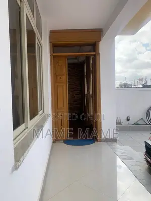 8bdrm House in Addis Abeba, Bole for sale