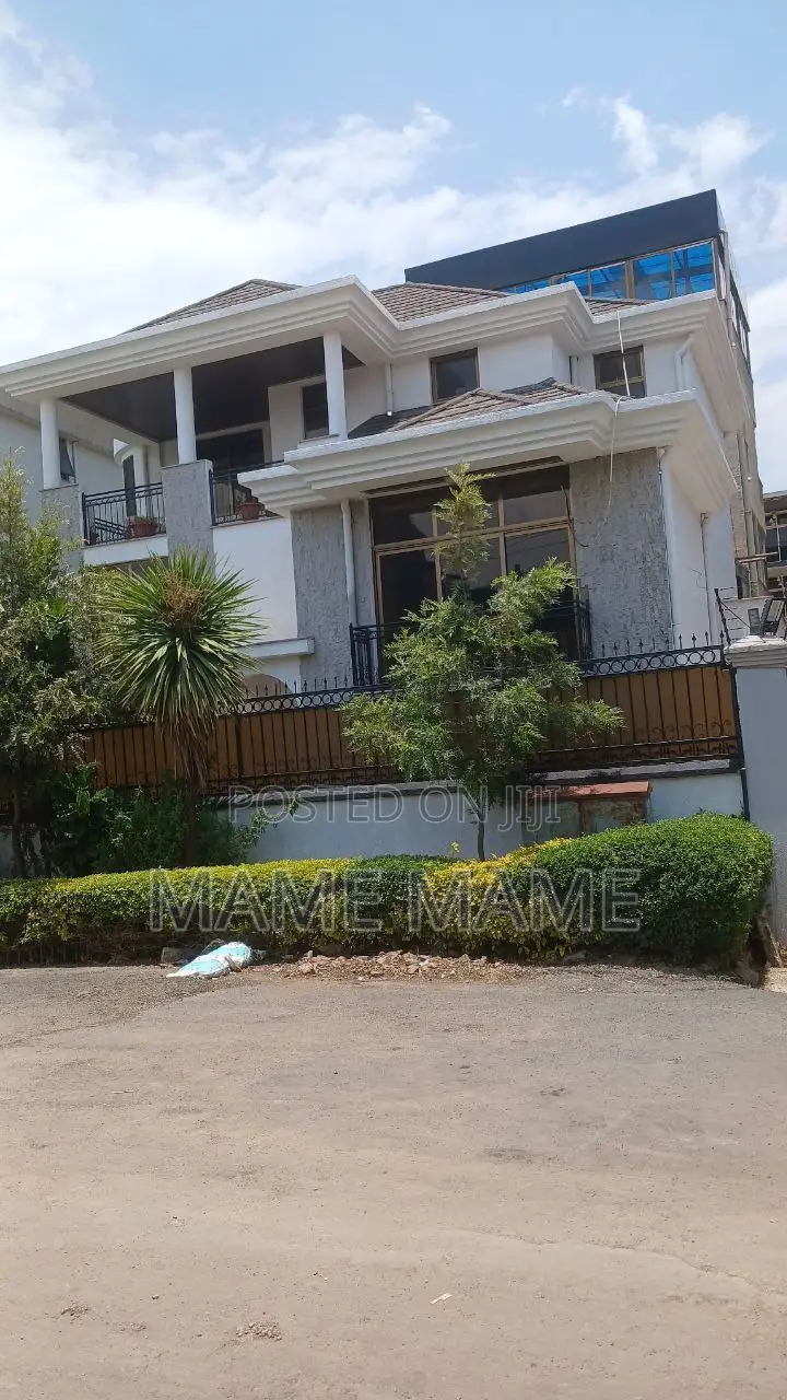8bdrm House in Addis Abeba, Bole for sale