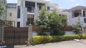 8bdrm House in Addis Abeba, Bole for sale