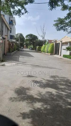 4bdrm Villa in የአያት ቪላ ሆኖ የታደሰ, Bole for sale