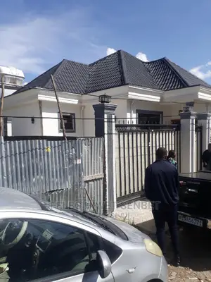 5bdrm Villa in Aa, Bole for rent