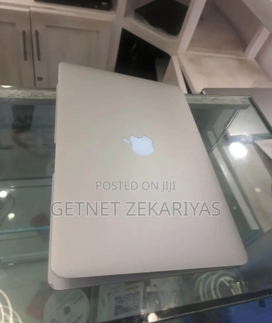 New Laptop Apple MacBook Air 2015 8GB Intel Core I5 SSD 128GB