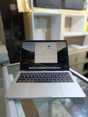 New Laptop Apple MacBook Pro 2017 8GB Intel Core i5 SSD 128GB
