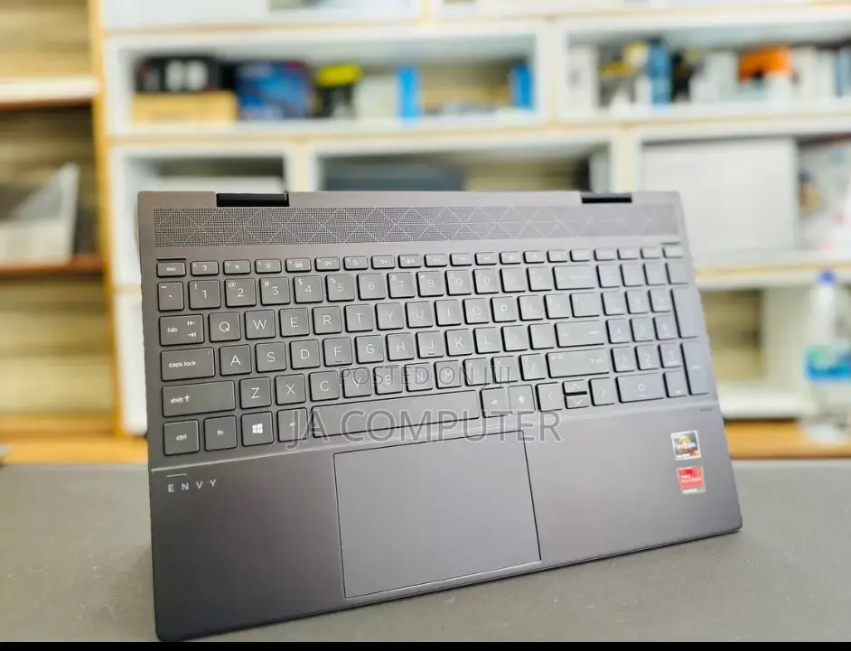 New Laptop HP Envy X360 16GB AMD Ryzen 5 SSD 512GB