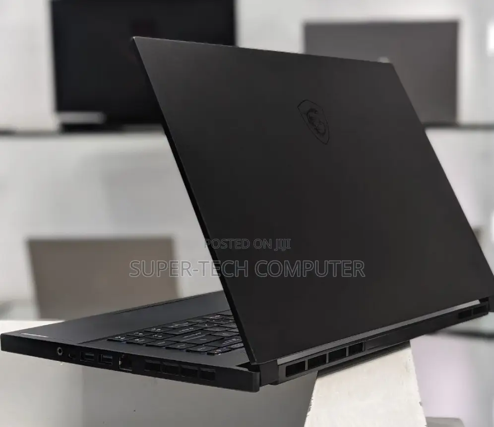 New Laptop MSI Creator 17 B11ue-412 16GB Intel Core I7 SSD 1T