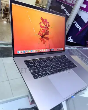 New Laptop Apple MacBook Pro 2017 16GB Intel Core I7 SSD 512GB