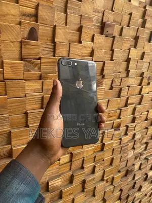 New Apple iPhone 8 Plus 64 GB Black