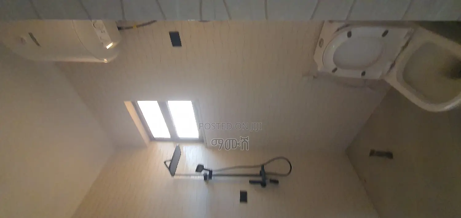 Furnished 5bdrm Villa in አያት, Bole for sale
