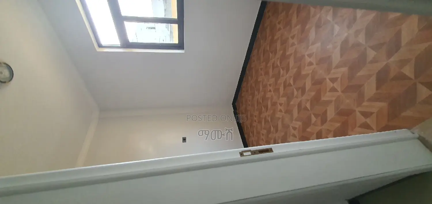 Furnished 5bdrm Villa in አያት, Bole for sale