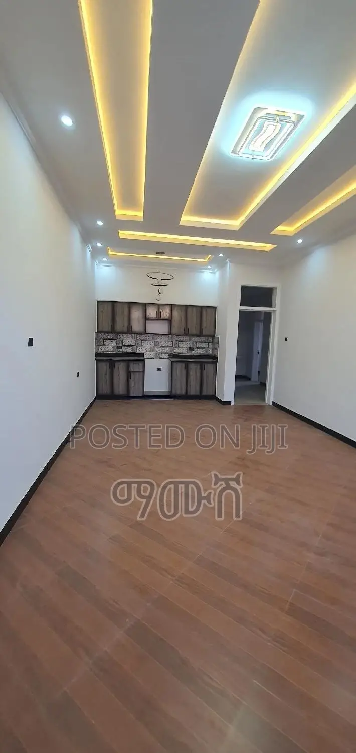 Furnished 5bdrm Villa in አያት, Bole for sale