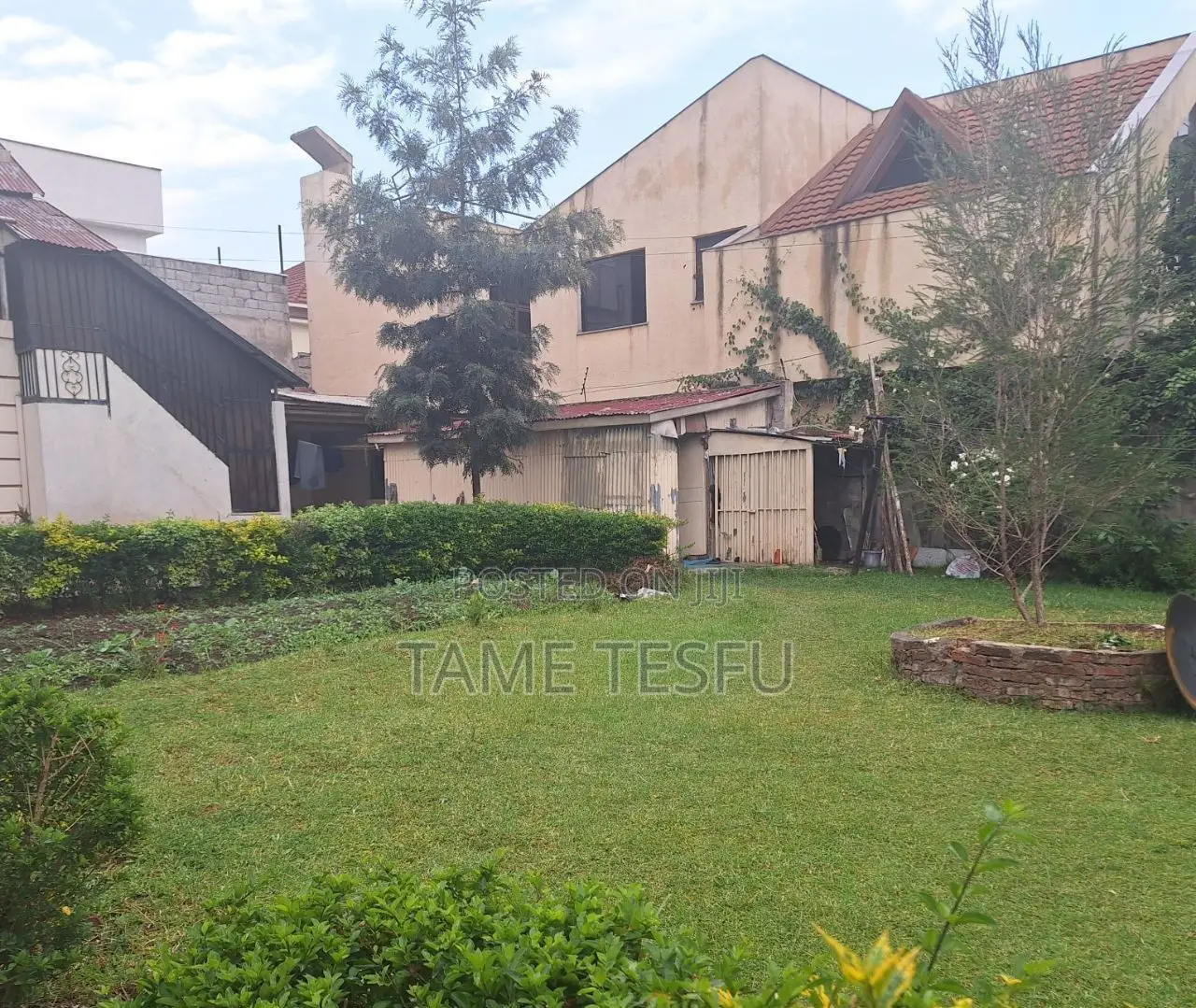 Furnished 8bdrm House in Hayat Compound, Bole for sale