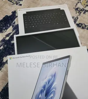 New Laptop Microsoft Surface Pro 9 8GB Intel Core I5 SSD 128GB
