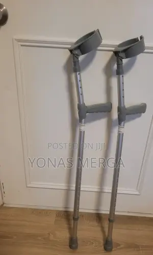 Crutches五五crunch窣窣cranch小crutch Pair Simply Med Stick多ክራንች