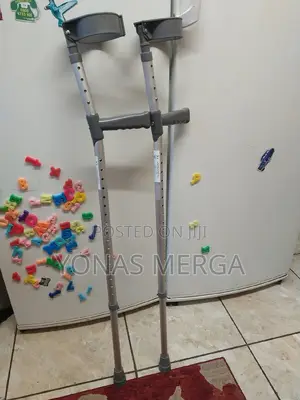Crutches Access Height Extendable Lightweight Elbow Crutche