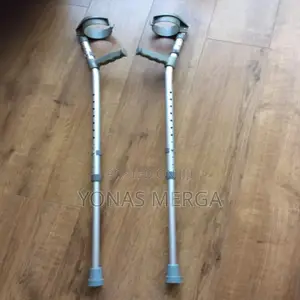 ክራንች亞adjustable Elbow Crutches -Plastic Handles Extra Long