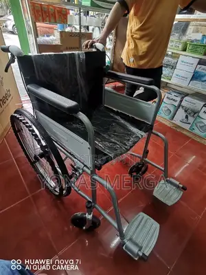 Standard WHEELCHAIR Mags老aluminum Wheelchair With Fork Legs