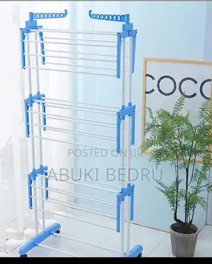 ተገጣጣሚ የልብስ ማስጫ