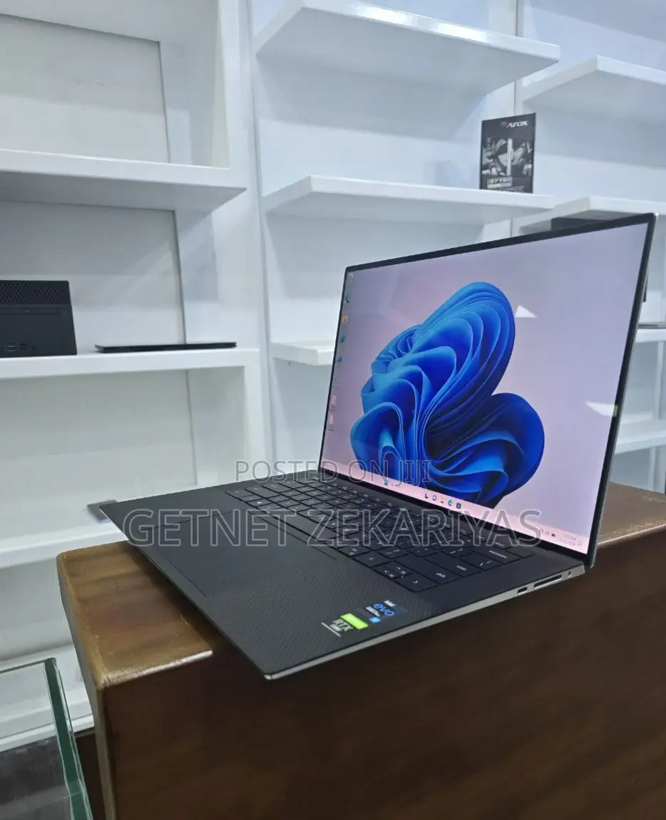 New Laptop Dell XPS 15 32GB Intel Core I7 SSD 1T