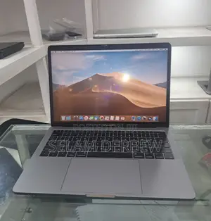 New Laptop Apple MacBook Pro 2017 16GB Intel Core I5 SSD 256GB