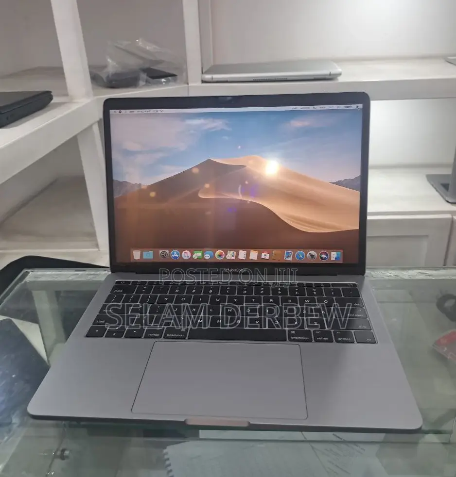 New Laptop Apple MacBook Pro 2017 16GB Intel Core I5 SSD 256GB