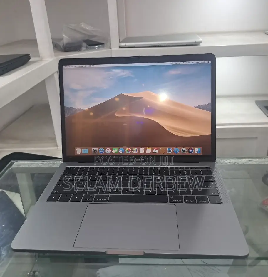 New Laptop Apple MacBook Pro 2017 16GB Intel Core I5 SSD 256GB
