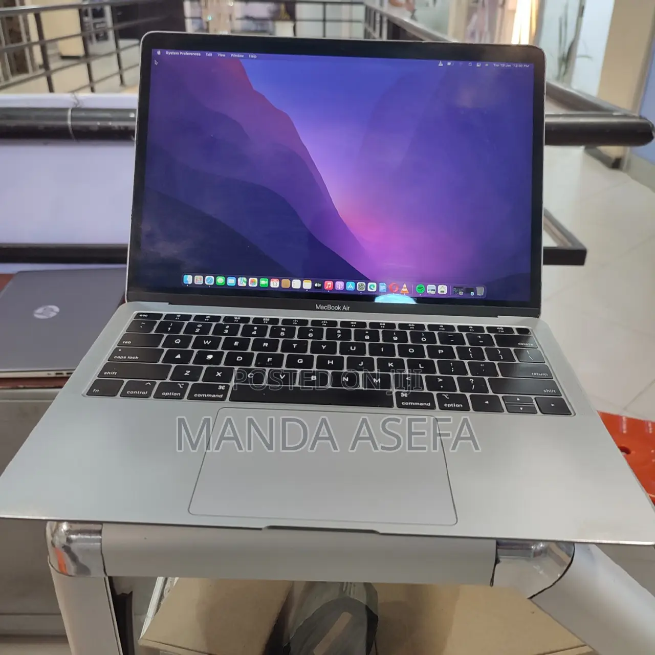 New Laptop Apple MacBook Air 2019 8GB Intel Core I7 SSD 256GB