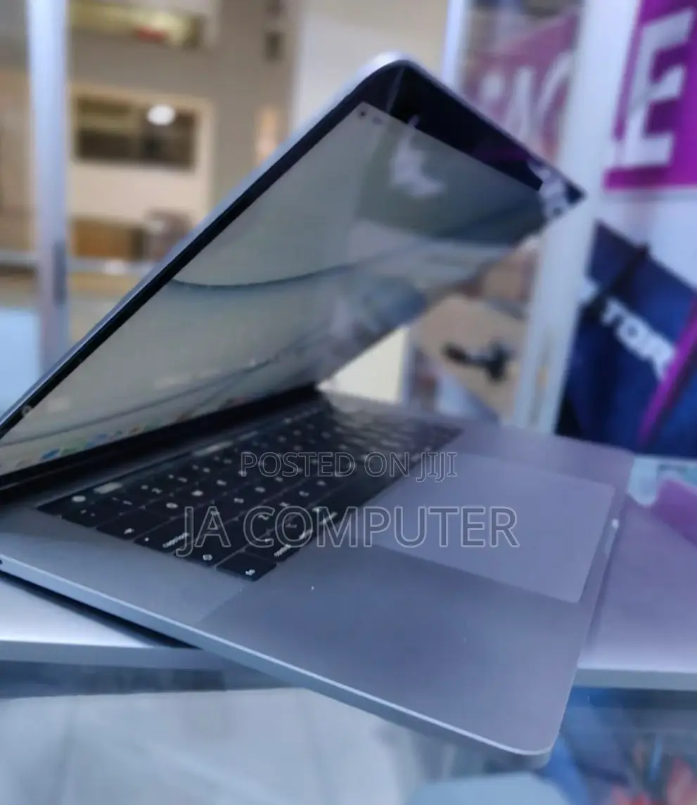 New Laptop Apple MacBook Pro 2017 16GB Intel Core I7 SSD 1T