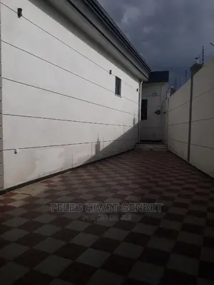 Furnished 5bdrm Villa in አአ, Bole for Sale