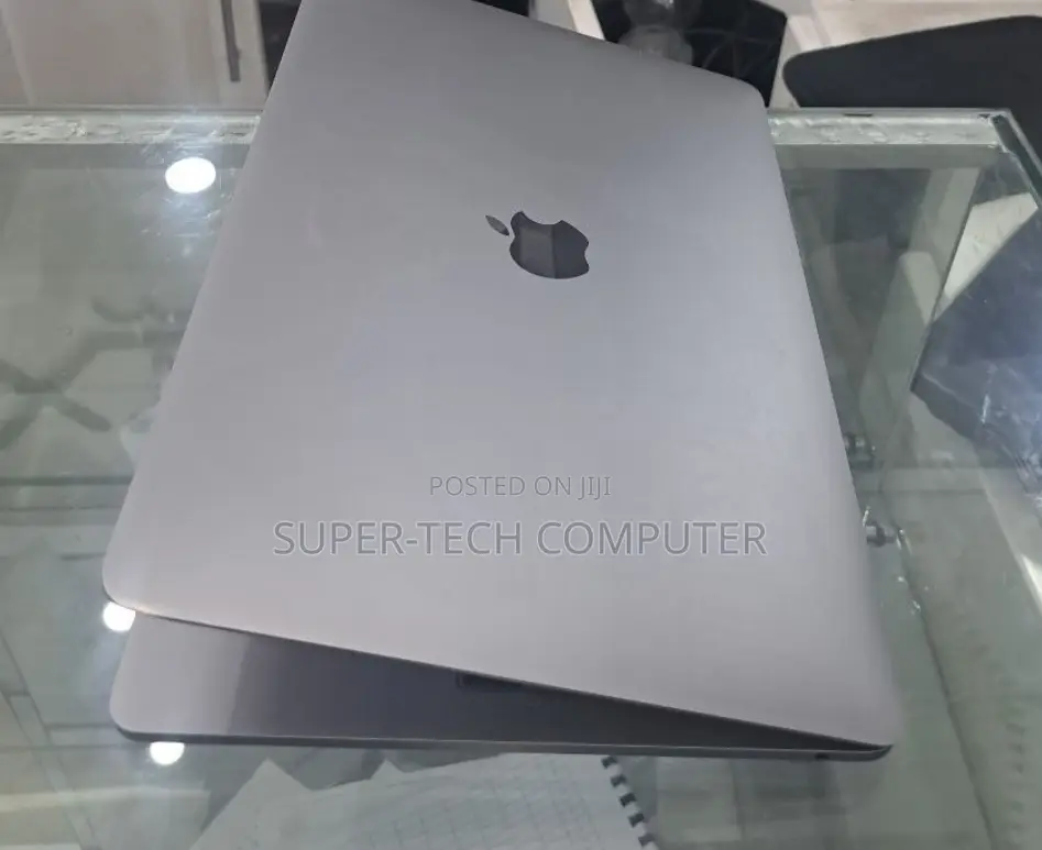 New Laptop Apple MacBook Pro 2017 16GB Intel Core I5 SSD 256GB