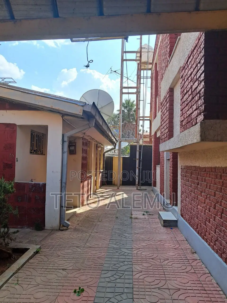 4bdrm House in የሚሸጥ ቤት አያት ኮምፓውድ, Bole for sale