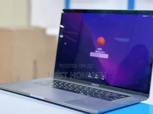 New Laptop Apple MacBook Pro 2017 16GB Intel Core I7 SSD 1T