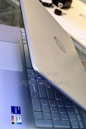 New Laptop HP 14z 8GB Intel Core I7 SSD 512GB