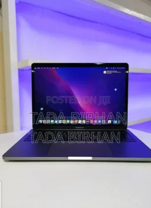 New Laptop Apple MacBook Pro 2019 16GB Intel Core i7 SSD 256GB