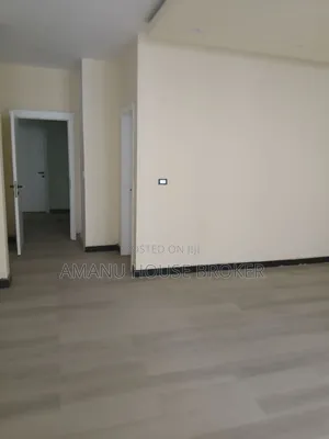 3bdrm Apartment in አራት ኪሎ አከባቢ, Arada for sale