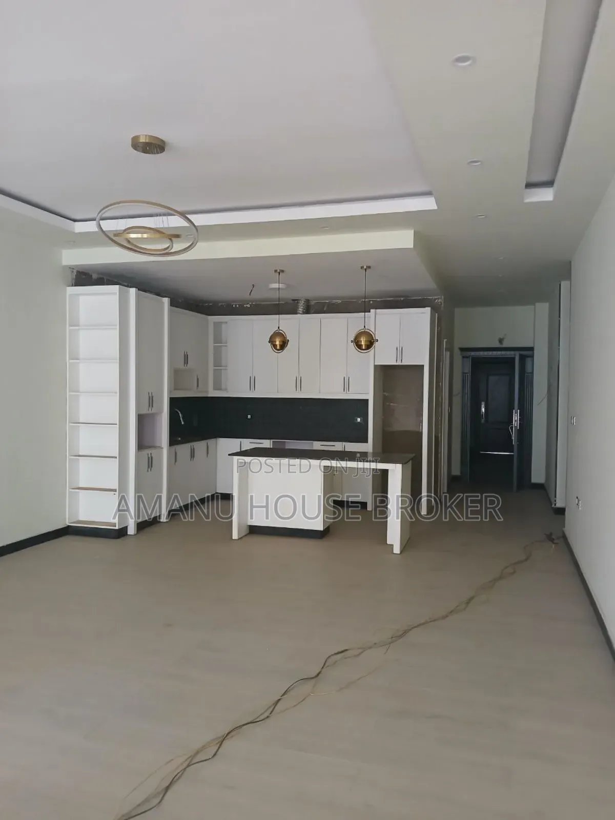 3bdrm Apartment in አራት ኪሎ አከባቢ, Arada for sale