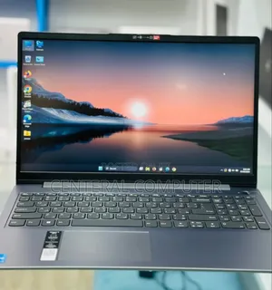 New Laptop Lenovo IdeaPad V570 4GB Intel Core i3 SSD 256GB