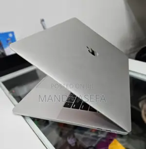New Laptop Apple MacBook Pro 2018 16GB Intel Core I7 SSD 256GB