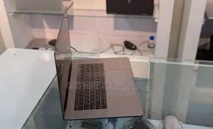 New Laptop Apple MacBook Pro 2018 16GB Intel Core I7 SSD 512GB