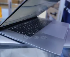 New Laptop Apple MacBook Pro 2017 16GB Intel Core I7 SSD 1T