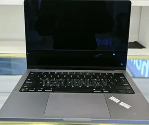 New Laptop Apple MacBook Pro 96GB Apple M3 SSD 2T