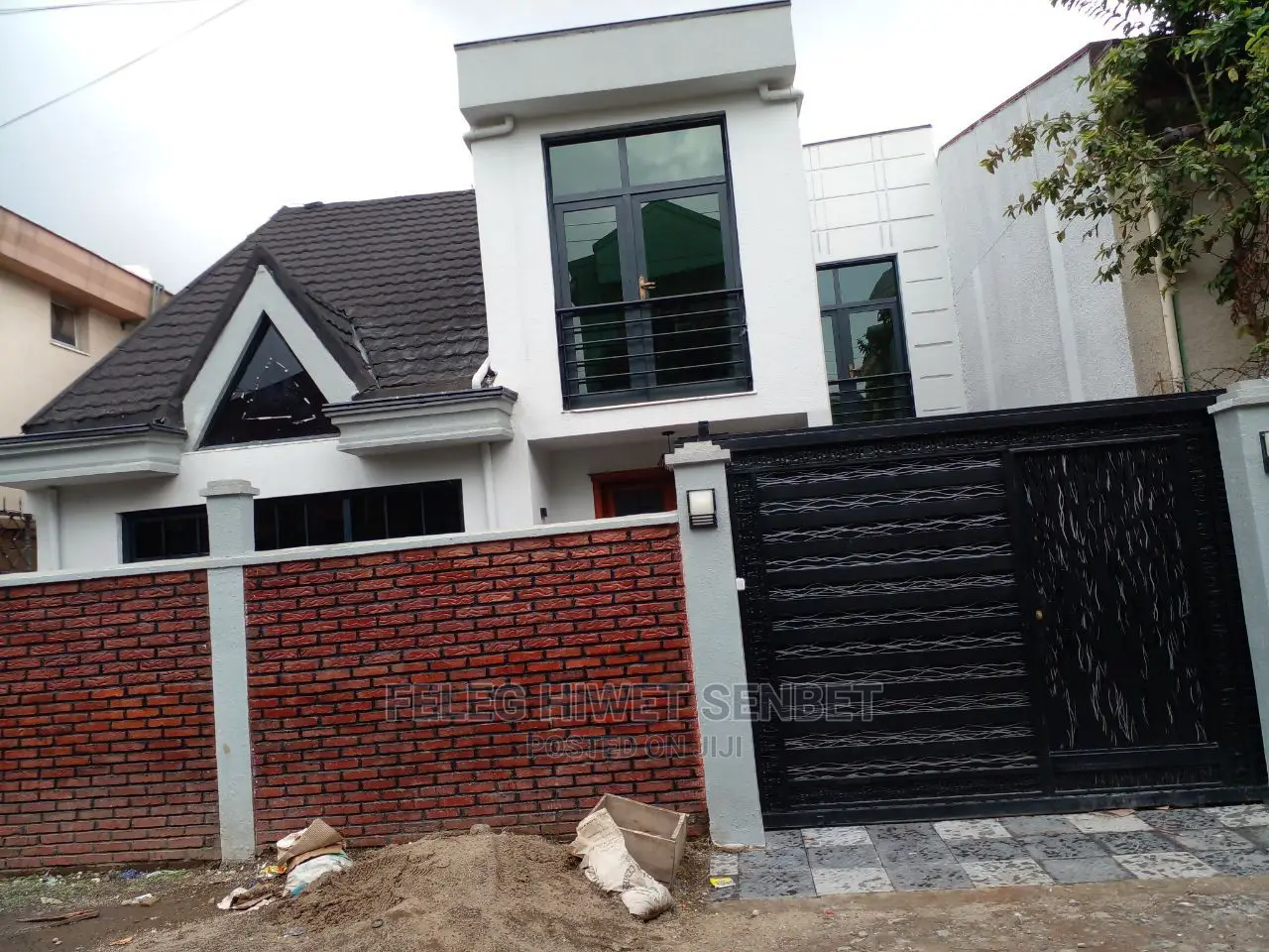 Furnished 4bdrm House in አአ, Bole for Sale